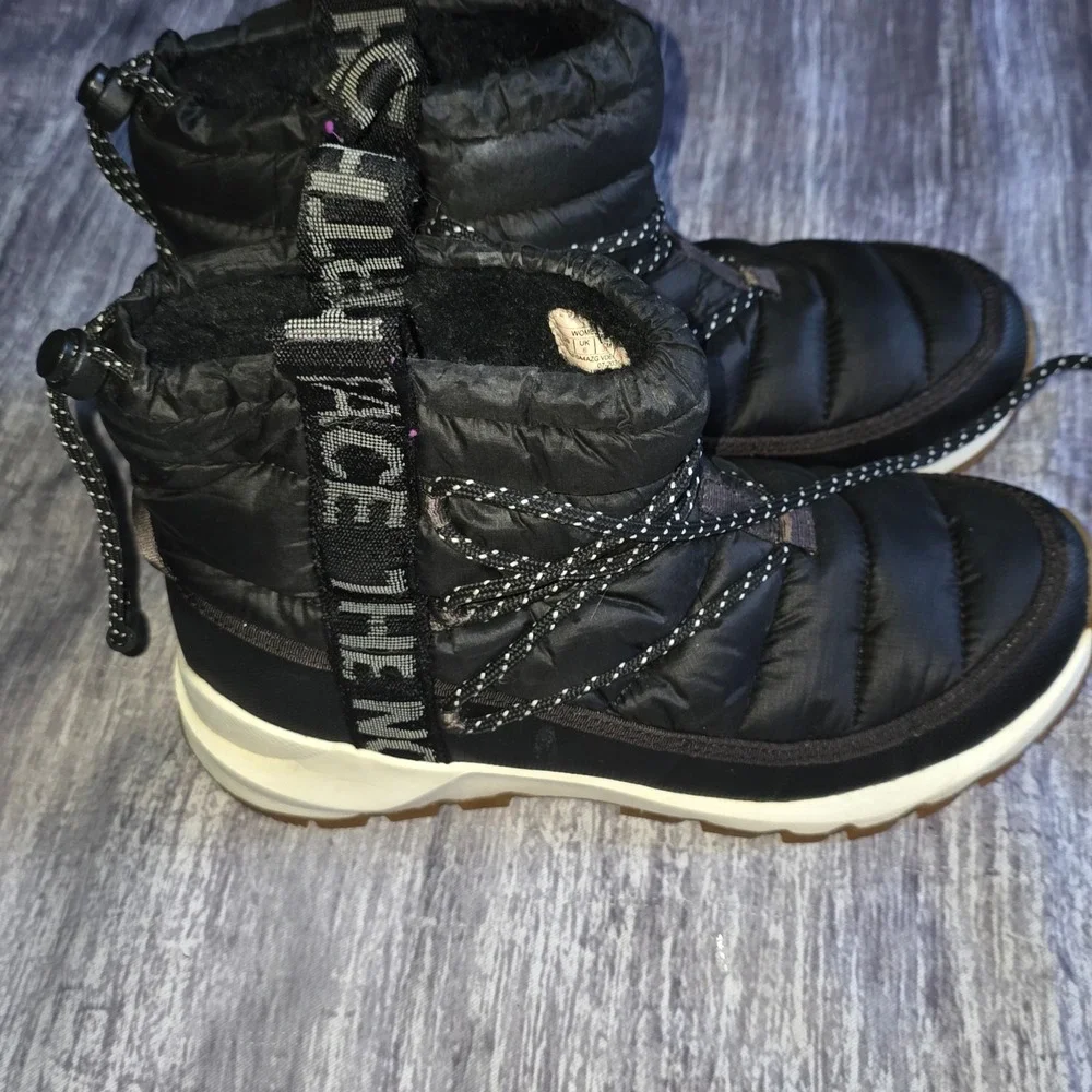 The North Face Thermoball Lace Up Black White Winter Boots NF0A4AZG Womens 8
